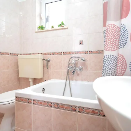 Sea View With Free Parking Apartment *